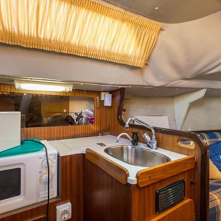 Pequeno Velero En Port Forum Ideal Para Backpackers Sant Adria de Besos Exterior foto